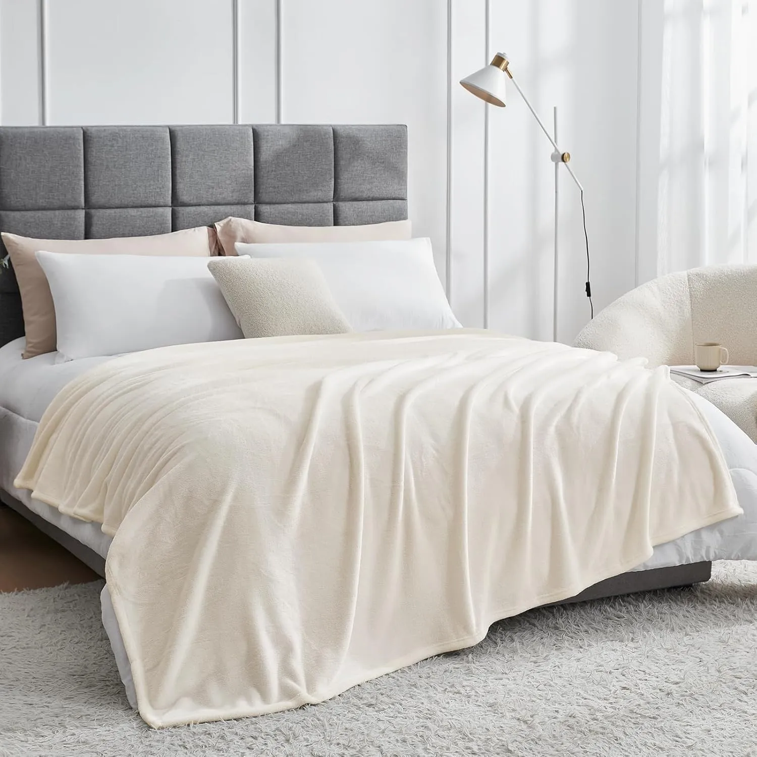 Hansleep Fleece Blanket for Couch Beige, Super Soft Flannel Fuzzy Plush Cozy Blanket for All Seasons, Beige, Throw 50x60 Inches